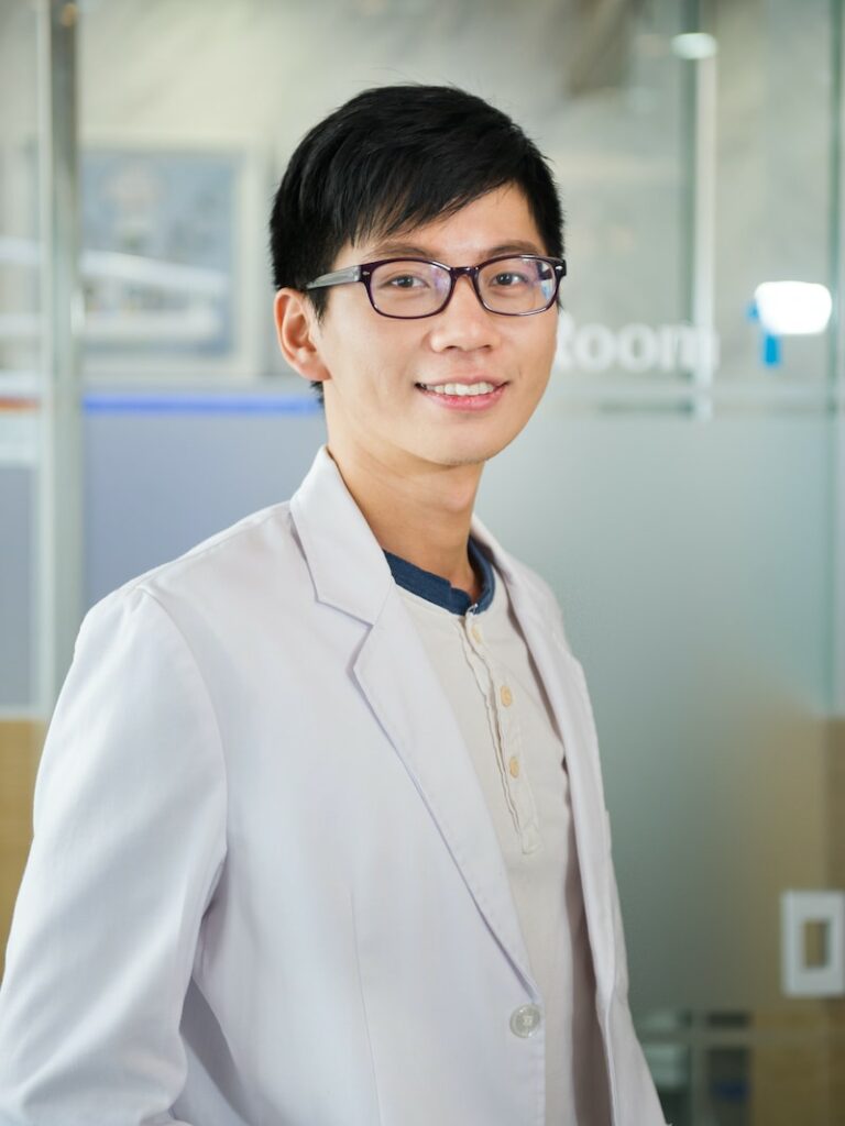 王泓仁醫師-品維美學牙醫